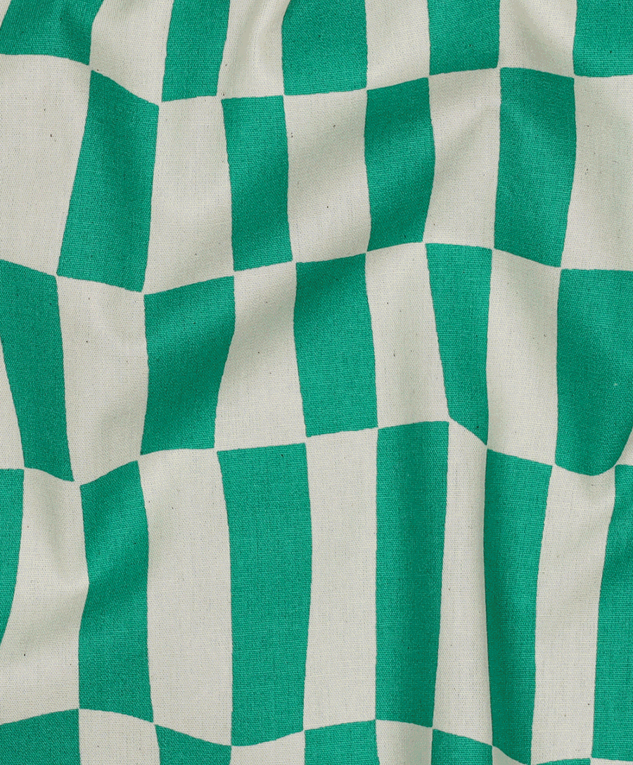 HOURRA! EXCLUSIVEMENT DISPONIBLE